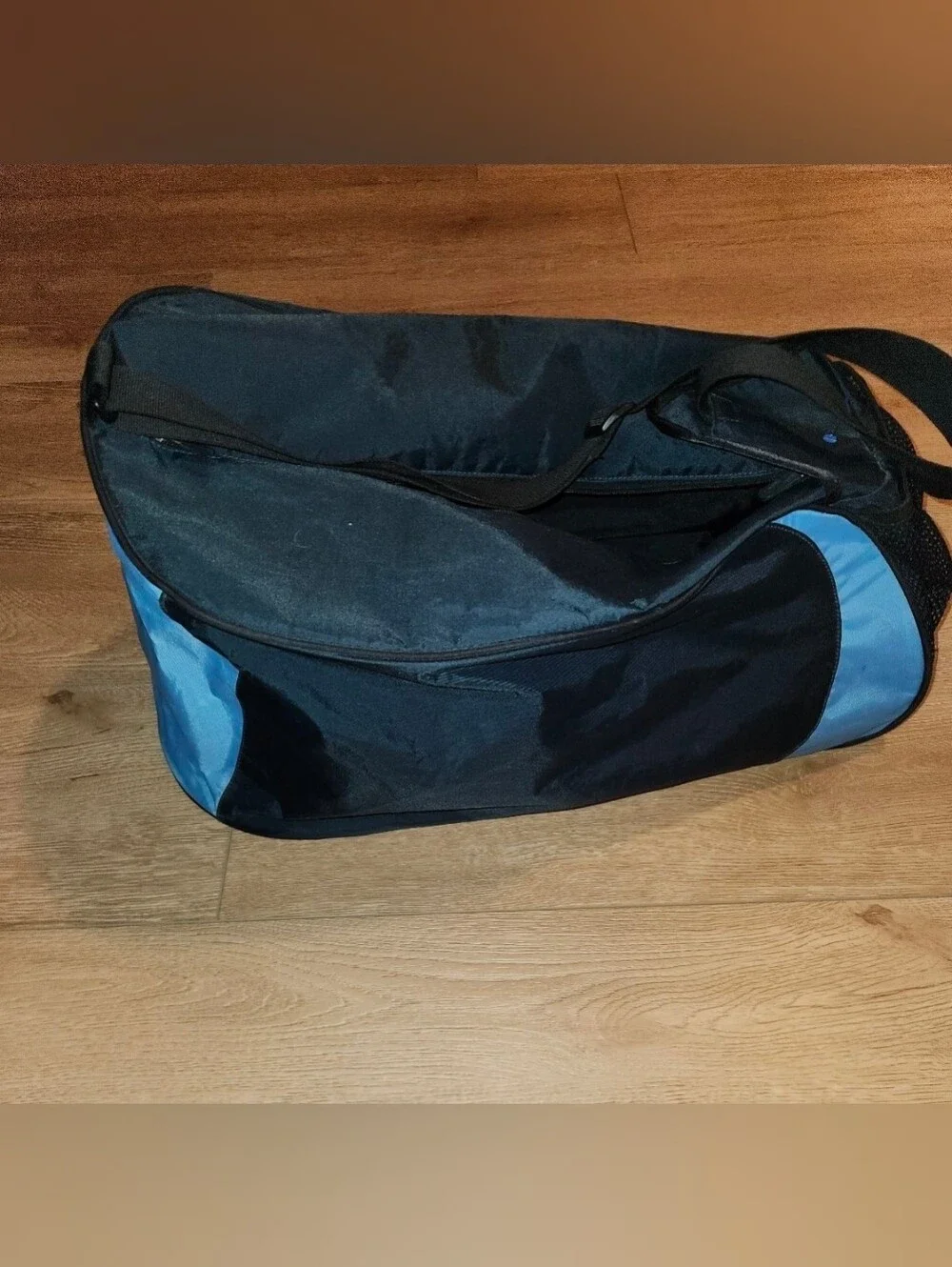 Vintage Y2K Nike Light & Navy Blue Athletic Duffle Bag Red Tage Like New Conditi